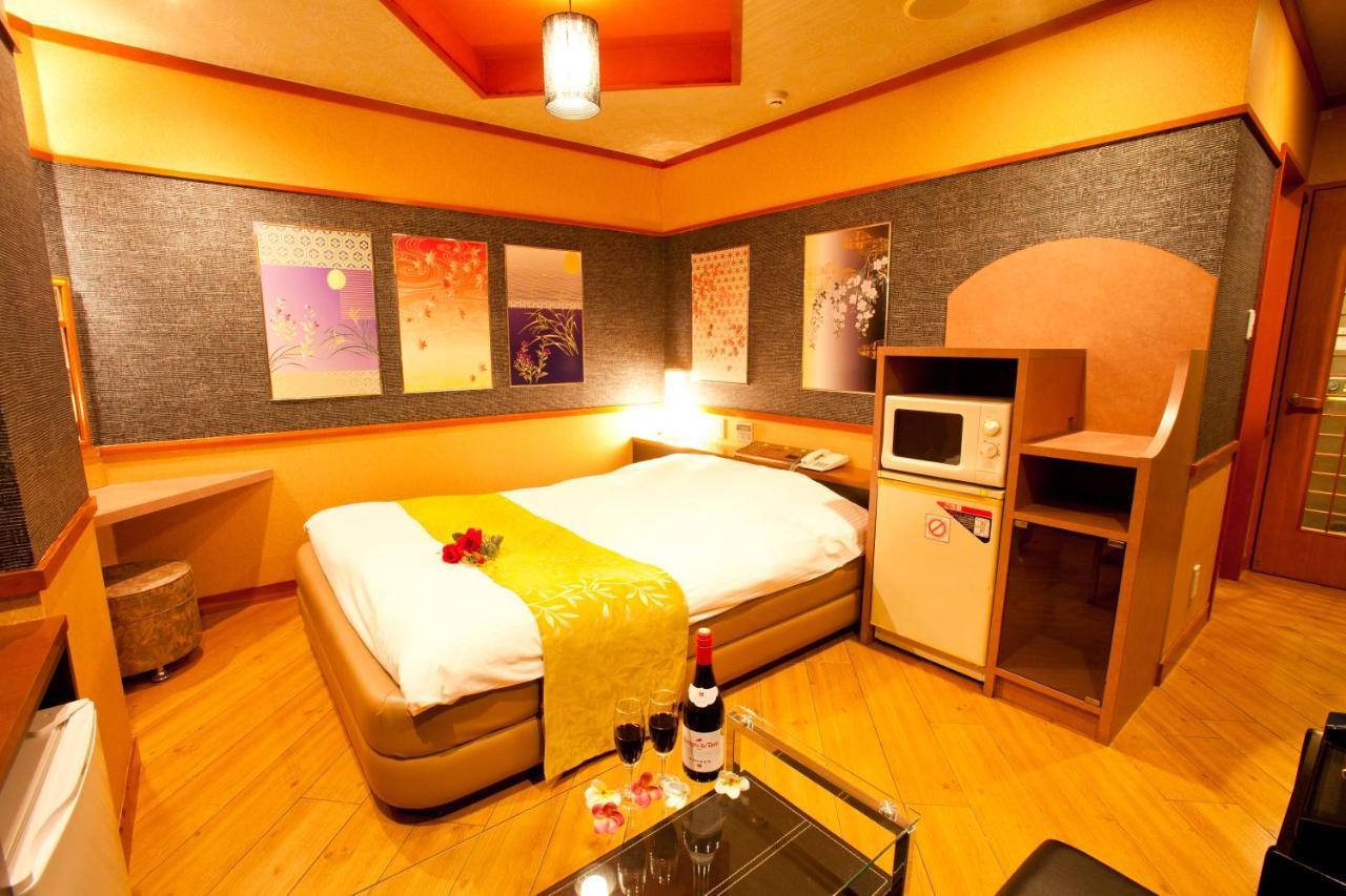 Hotel Luna (Adults Only) Токио Екстериор снимка